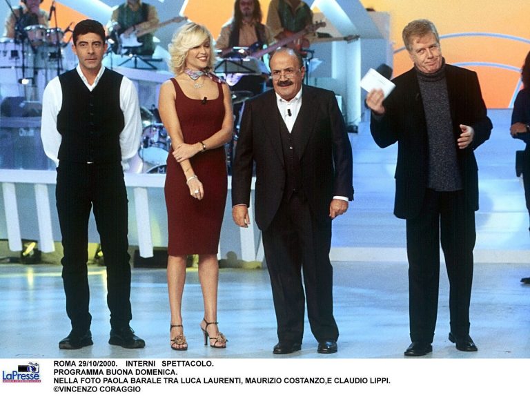 Al Maurizio Costanzo Show la reunion di Buona Domenica da Paola Barale a Demo Morselli