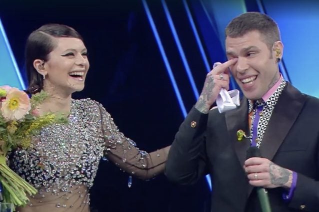 Fedez si commuove a Sanremo 2021, la diretta della prima serata