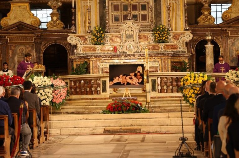 Le Ceneri Di Raffaella Carrà A San Giovanni Rotondo