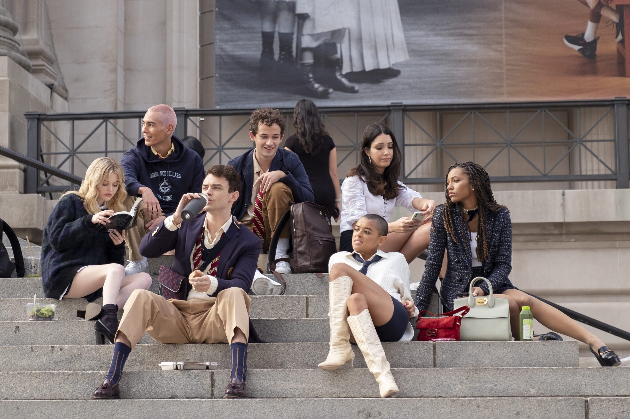 Gossip Girl, quando esce in Italia e cosa aspettarsi dal reboot dell'iconica serie su Sky