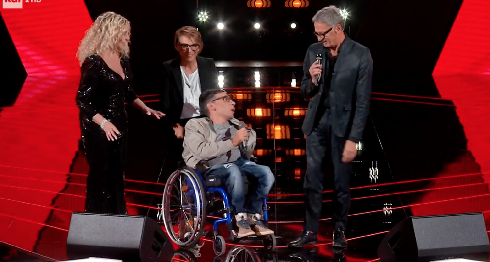 La storia di Walter e di suo figlio Matteo, nato con la spina bifida, emoziona a The Voice Senior