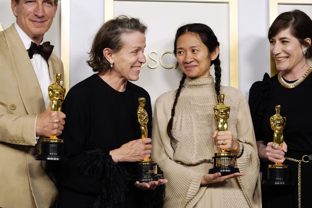 Peter Spears, Frances McDormand, Chloe Zhao, Mollye Asher e Dan Janvey