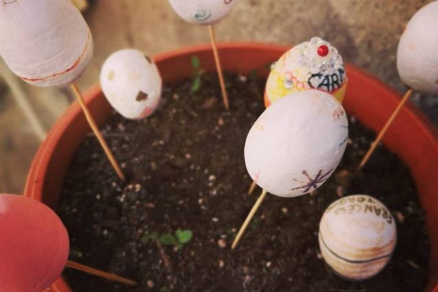 Quaresima rappresentata dagli ovetti dei bambini di Rocchetta Sant’ Antonio