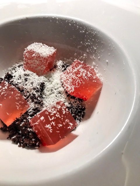 Ferragosto Gelee di anguria, sale, cioccolato bianco e crumble al cioccolato