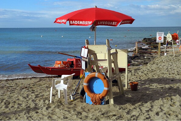 (GERMANY OUT) Marina di Urgento, Robinson Club Apulien, Bademeister am Strand (Photo by Meißner/ullstein bild via Getty Images)