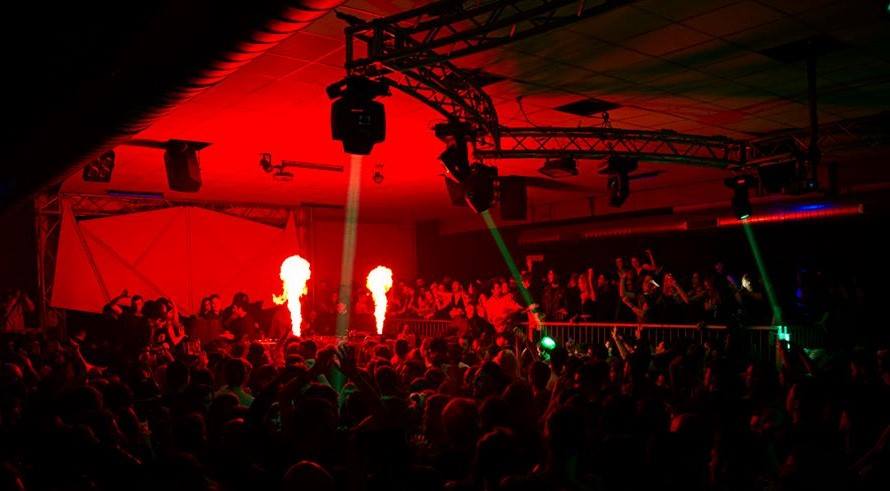 Foto dalla pagina Facebook della discoteca WhareHouse