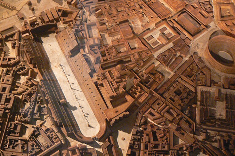 Immagine dall'alto di come doveva essere il Circo Massimo (Wikipedia).