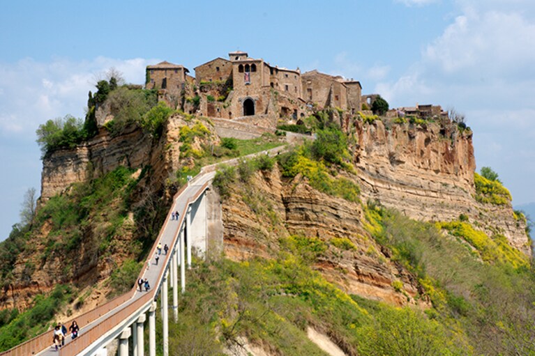 Panorama di Civita di Bagnoregio (Wikipedia).