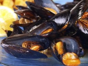 Zuppa di cozze, tra i piatti della Sagra dei frutti di mare al Circeo.