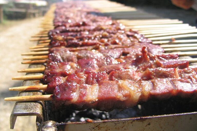 La sagra degli arrosticini tra quelle del weekend 21-23 aprile 2017.