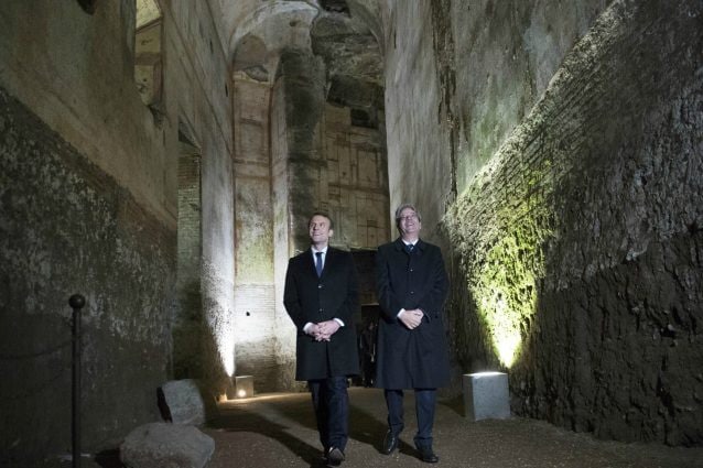 Il presidente della Repubblica francese Emmanuel Macron e il presidente del Consiglio Paolo Gentiloni visitano la Domus Aurea, l’enorme e sontuosa villa dell’imperatore Nerone.