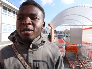 Anthony, un ragazzo immigrato che ieri ha sventato una rapina al supermercato Eurospin di via Casilina a Roma