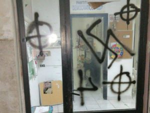 Aggressione a un circolo del Pd