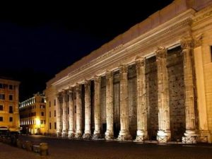 Il Tempio di Adriano a Piazza di Pietra