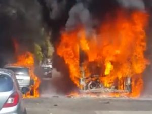 Autobus Atac in fiamme a Tor Vergata – foto Facebook