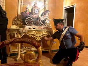 L’interno di una delle ville sequestrate ai Casamonica