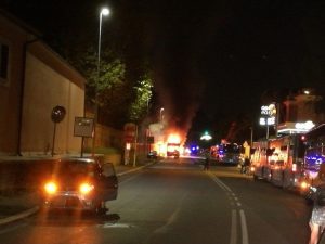 L’incendio sull’autobus Atac della linea 98 in via Aurelia Antica a Roma