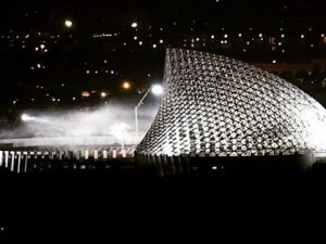 La Vela di Calatrava illuminata per la realizzazione di alcune scene di un film diretto da Michael Bay