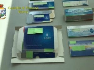 Lenti a contatto con falso ’Made in Italy’ sequestrate dalla Guardia di Finanza