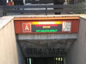 Metro A Barberini chiusa