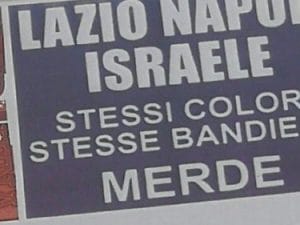 Manifesti razzisti apparsi a Roma