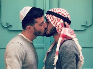 Il bacio di Matteo e Riccardo