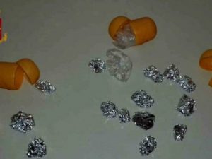 Le dosi di cocaina nascoste negli ovetti