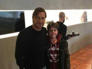Francesco Totti e Michele insieme a Trigoria