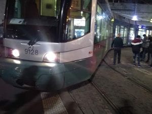 Tram 5 deragliato al capolinea davanti alla Stazione Termini di Roma