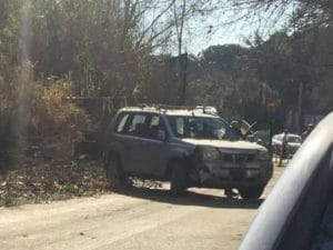 Incidente stradale su via della Magliana, suv invade pista ciclabile (Foto dal gruppo Facebook ’Sei della Magliana se…’)