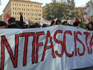 Immagine di repertorio: manifestazione antifascista a Roma