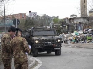L’esercito nel campo rom di via Salviati