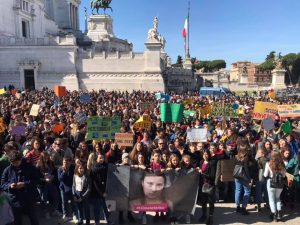 I ragazzi in piazza a Roma