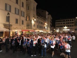 La fiaccolata nel centro storico per Mario Cerciello Rega