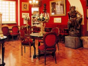 Gli interni del Caffè Greco