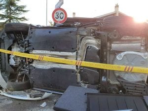 Incidente a Morena, auto ribaltata