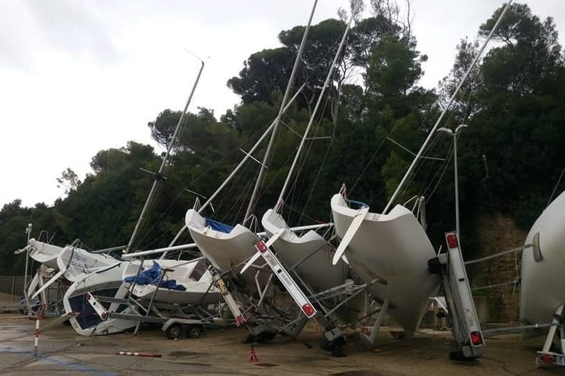 Barche danneggiate dalla tromba d’aria a Santa Marinella
