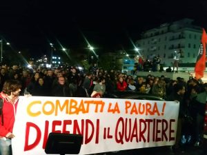 Centinaia di persone in piazza in difesa della ’Pecora Elettrica’