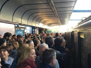 Dal gruppo Facebook "Comitato della Roma–Lido"