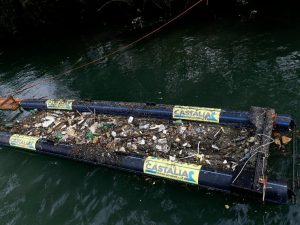 La plastica raccolta nel Tevere