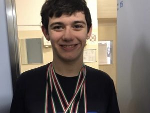 Riccardo, 16 anni, campione di nuoto pinnato