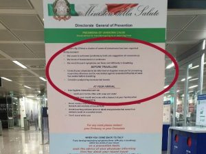 Il volantino del Ministero della Salute all’Aeroporto di Fiumicino