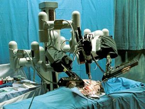 Il robot da Vinci al lavoro (Immagine di repertorio La Presse)