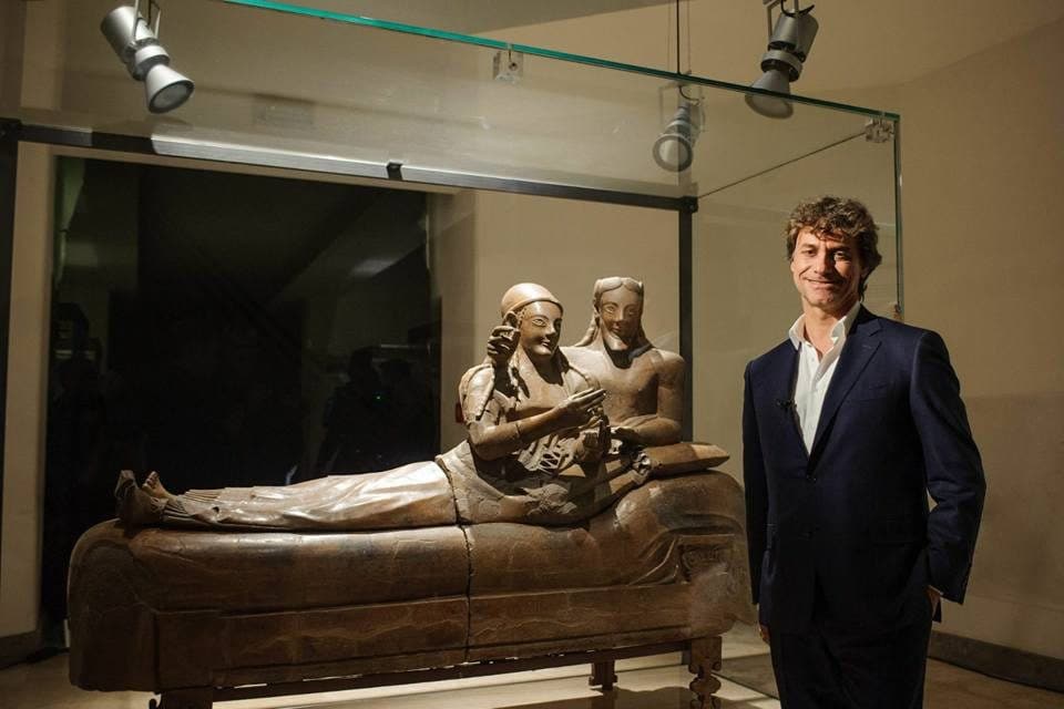Alberto Angela e il Sarcofago degli Sposi nel Museo nazionale etrusco di Villa Giulia a Roma