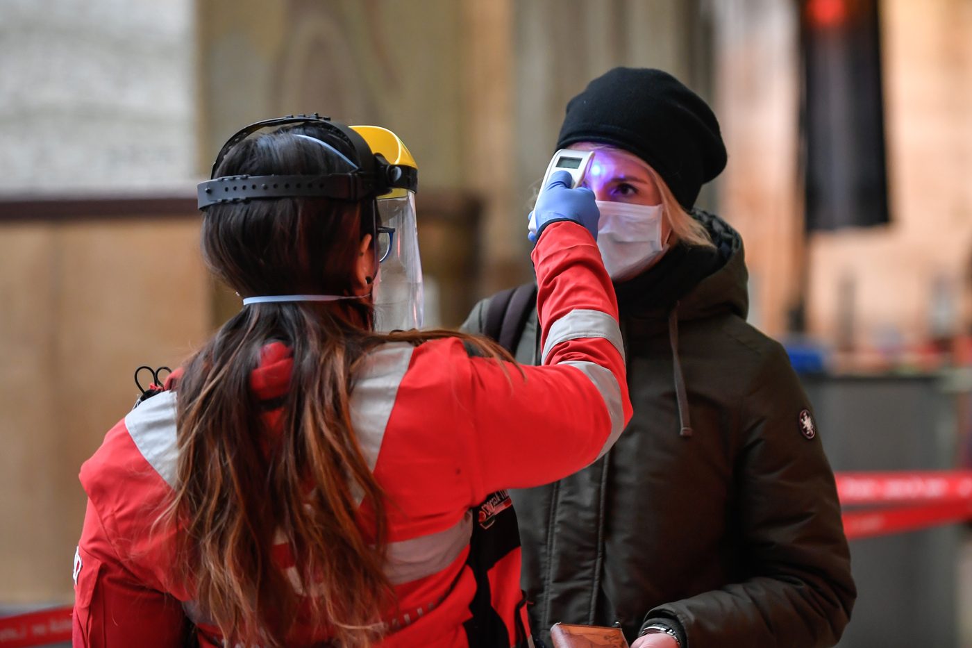 Controlli con termoscanner (Immagine di repertorio La Presse)