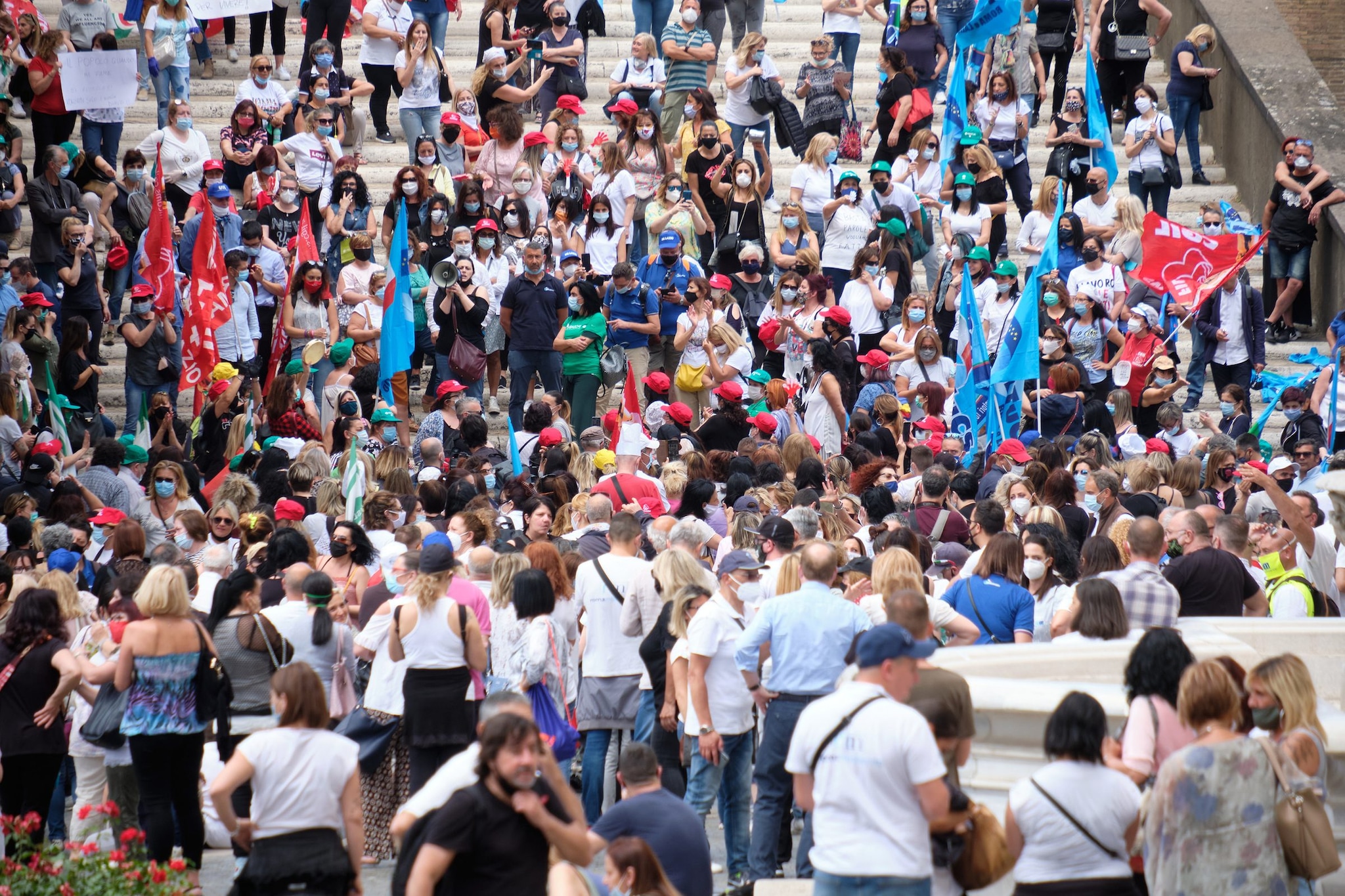 La protesta dei lavoratori di Roma Multiservizi