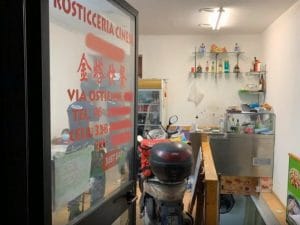 Rosticceria cinese chiusa a Roma in zona Ostiense