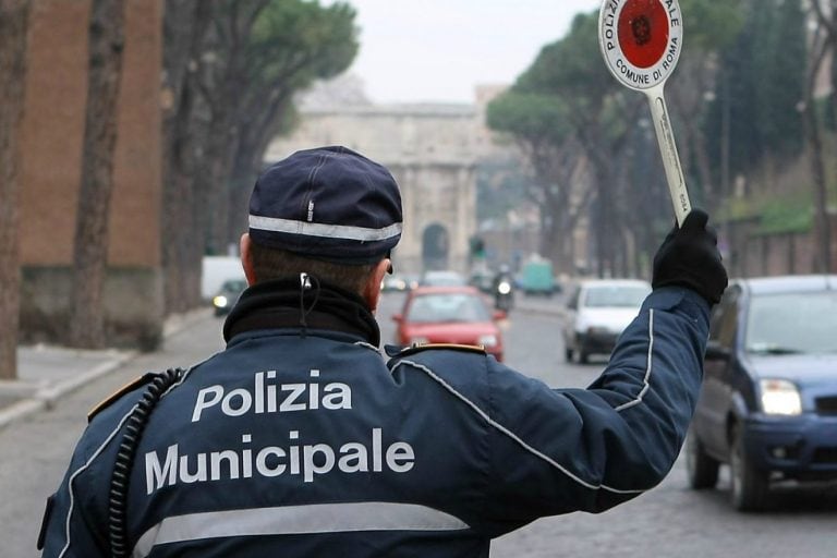 Con Il Vigile Non Si Parla Cruciverba