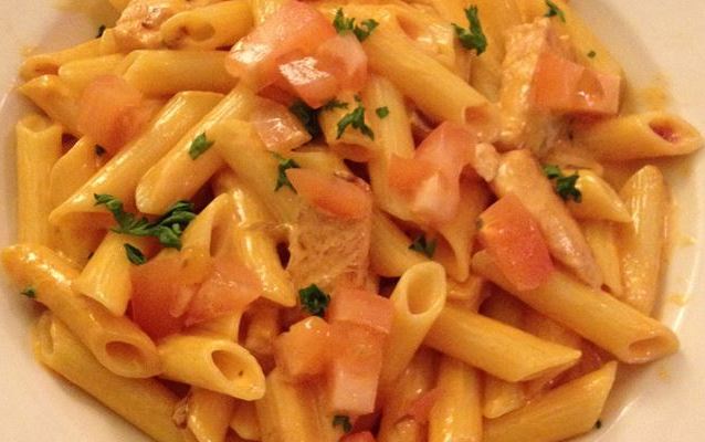 pennette-alla-vodka-e-salmone-ricetta