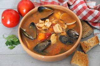 La Ricetta Per Preparare Una Zuppa Di Pesce